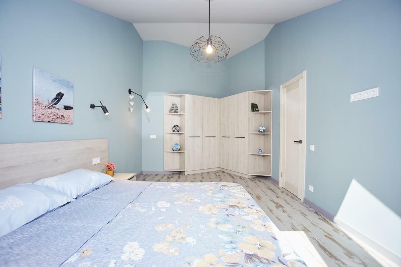 Luxury Apartment In The Heart Odesa Exterior foto